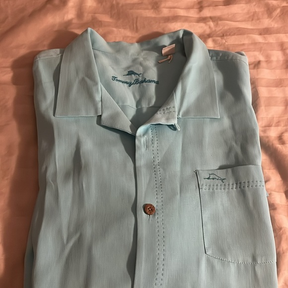 Tommy Bahama light blue silk shirt - Picture 2 of 5